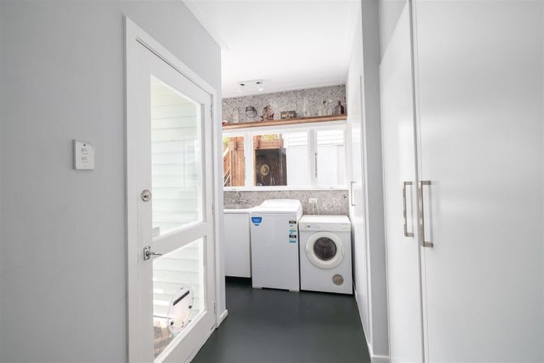 Photo of property in 87 Saint Andrews Hill Road, Mount Pleasant, Christchurch, 8081