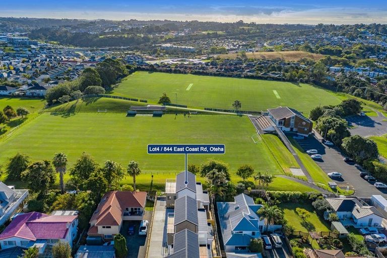 Photo of property in 844d East Coast Road, Oteha, Auckland, 0630