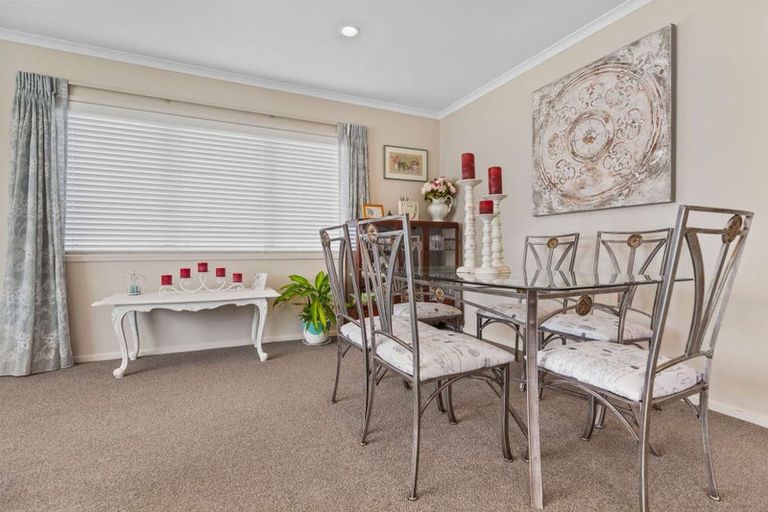 Photo of property in 64 Martyn Street, Waiuku, 2123