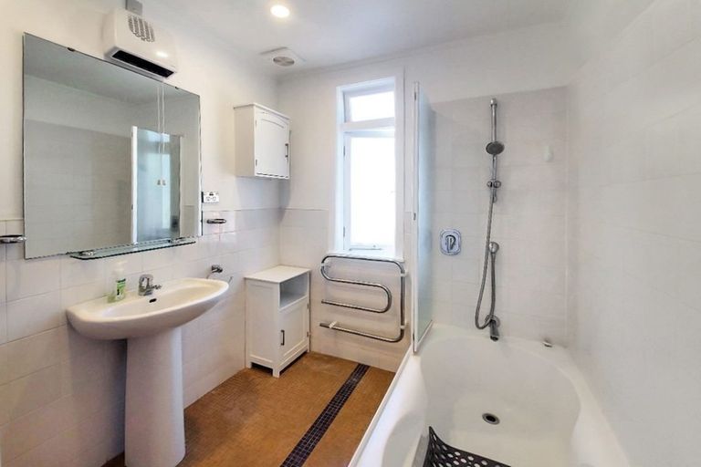 Photo of property in 2/2 Ewen Street, Takapuna, Auckland, 0622