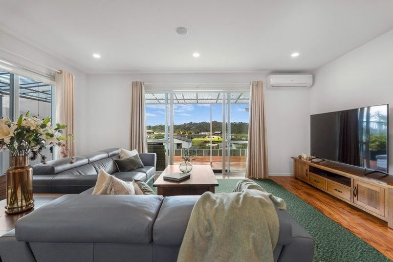Photo of property in 94 Pohutukawa Parade, Riverhead, 0820