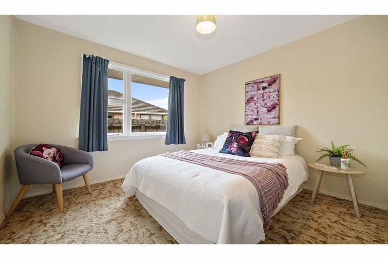 Photo of property in 12 Blossomdale Place, Bishopdale, Christchurch, 8053