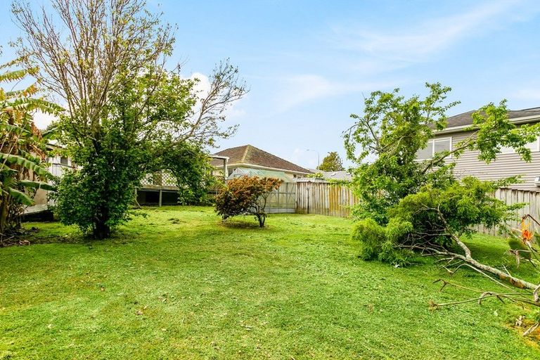 Photo of property in 118 Forrest Hill Road, Forrest Hill, Auckland, 0620
