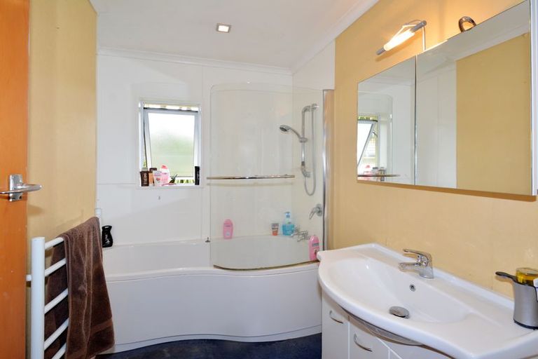 Photo of property in 13 Seaview Terrace, Kew, Dunedin, 9012