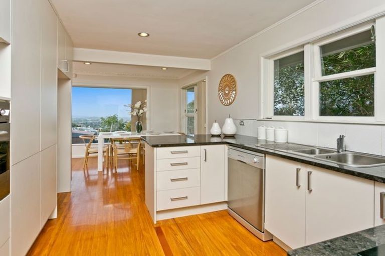 Photo of property in 8 Speedy Crescent, Hillcrest, Auckland, 0627