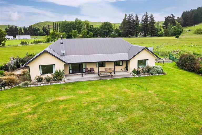 Photo of property in 21 Siegerts Road, Kimbell, Fairlie, 7987