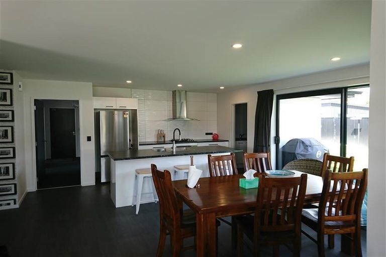 Photo of property in 40 Marbleleaf Lane, Albert Town, Wanaka, 9305