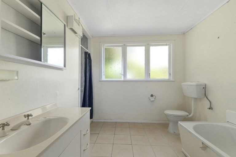 Photo of property in 26 Mataura Grove, Wainuiomata, Lower Hutt, 5014
