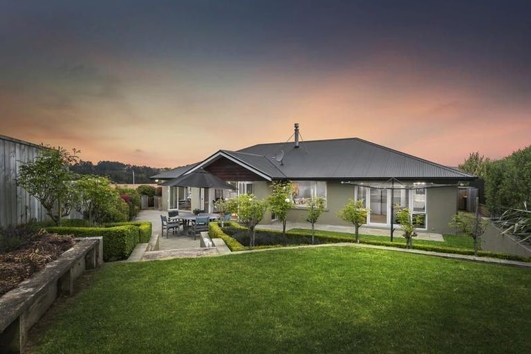 Photo of property in 9 Sunninghurst Drive, Fairfield, Dunedin, 9018