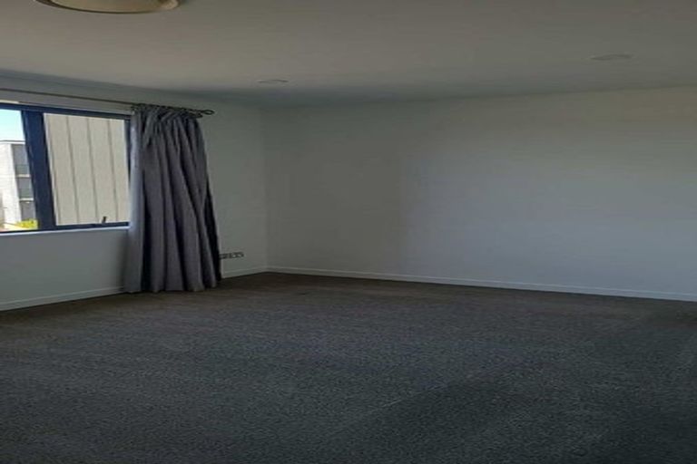 Photo of property in 74 Te Oneroa Way, Long Bay, Auckland, 0630