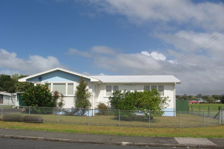 Photo of property in 14 Nile Road, Kelston, Auckland, 0602