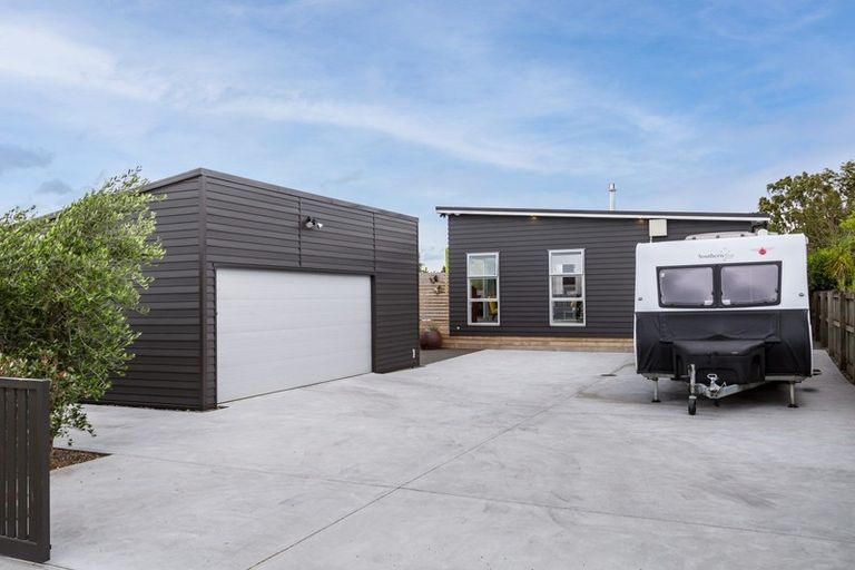 Photo of property in 15a Esther Street, Martinborough, 5711