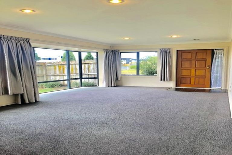 Photo of property in 1 Genesis Place, Flat Bush, Auckland, 2019