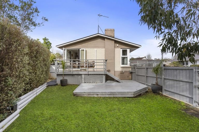 Photo of property in 1/51 Larne Avenue, Pakuranga Heights, Auckland, 2010