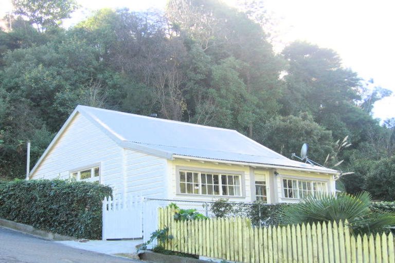 Photo of property in 1 Priestley Road, Bluff Hill, Napier, 4110