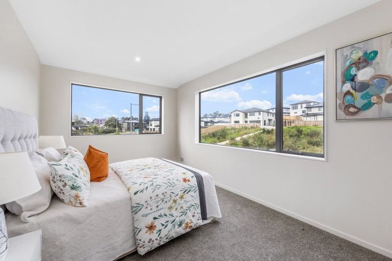 Photo of property in 28 Cirrus Way, Ranui, Auckland, 0612
