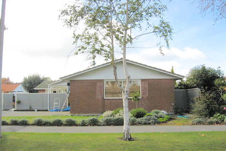 Photo of property in 18 Tudor Avenue, Ilam, Christchurch, 8041