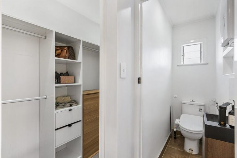 Photo of property in 692 East Coast Road, Pinehill, Auckland, 0632