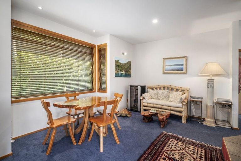 Photo of property in 5 Te Urunga Place, Acacia Bay, Taupo, 3330