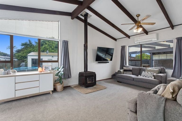 Photo of property in 15 Kauri Street, Edgecumbe, 3120