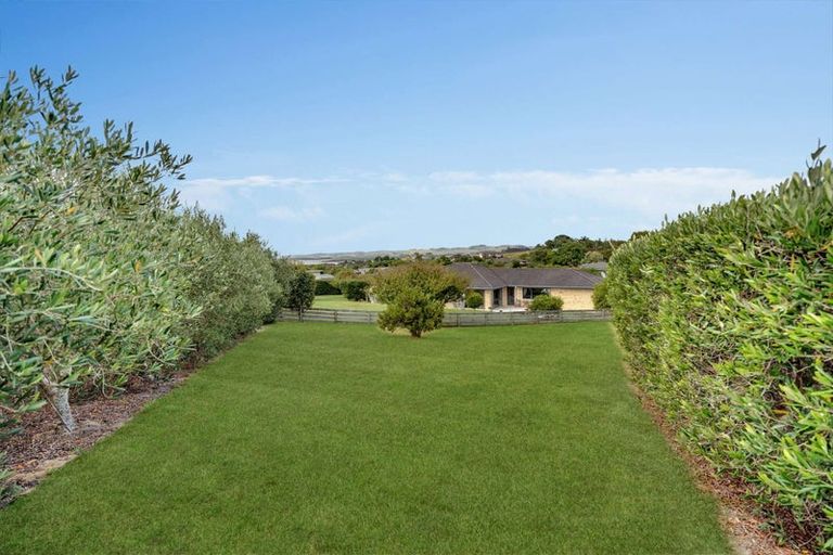 Photo of property in 12 Omana Avenue, Shelly Beach, Helensville, 0874