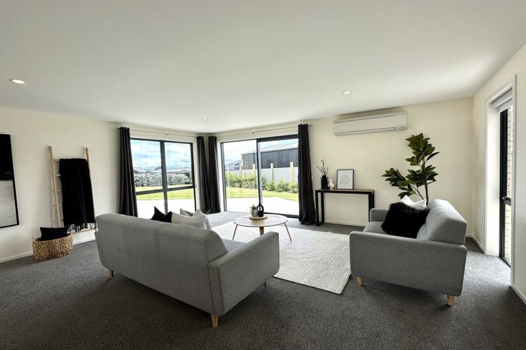 Photo of property in 8 Chatham Rise, Seaward Bush, Invercargill, 9812