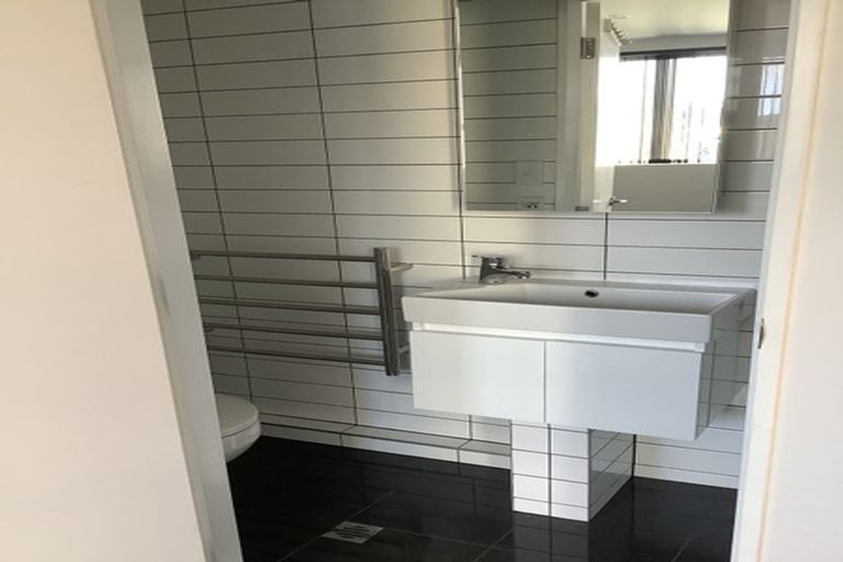 Photo of property in Regency Apartments, 2e/49 Manners Street, Te Aro, Wellington, 6011