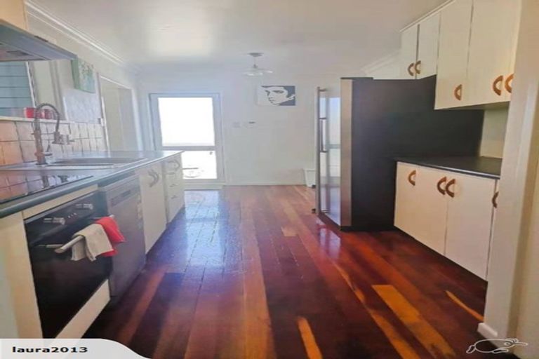 Photo of property in 7 Ellesmere Crescent, Pakuranga Heights, Auckland, 2010