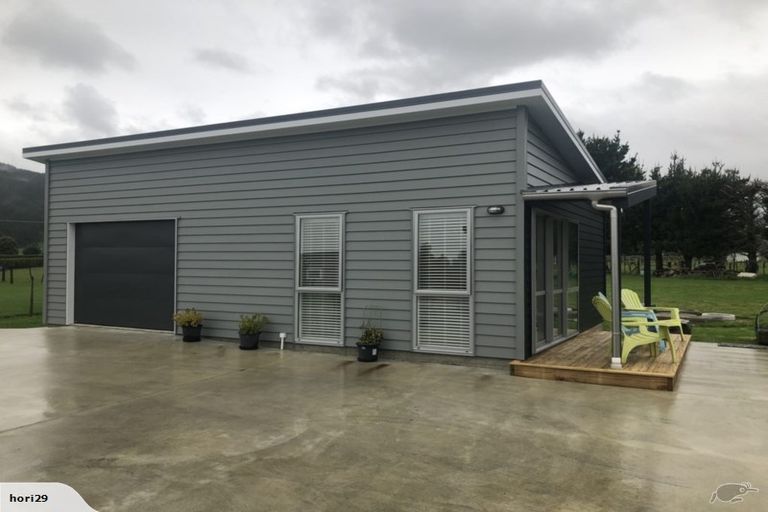 Photo of property in 100 Pohutukawa Drive, Levin, 5571