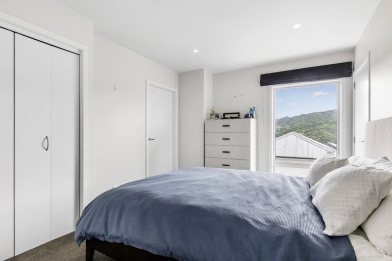 Photo of property in 56e Nicholson Road, Khandallah, Wellington, 6035