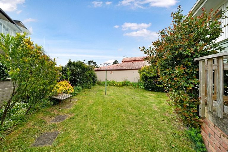 Photo of property in 41 Jaemont Avenue, Te Atatu South, Auckland, 0610