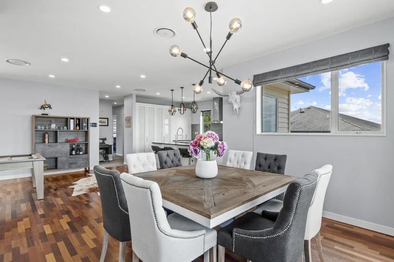 Photo of property in 76 Travis View Drive, Fairview Heights, Auckland, 0632