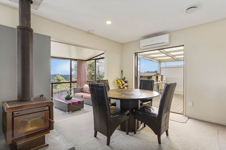 Photo of property in 8 Gillan Place, Bayview, Auckland, 0629