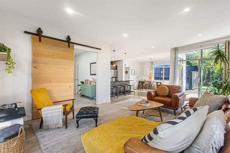 Photo of property in 196a Old Titirangi Road, Titirangi, Auckland, 0604