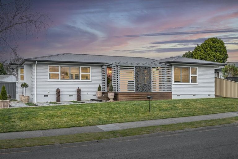 Photo of property in 3 James Cook Street, Havelock North, 4130