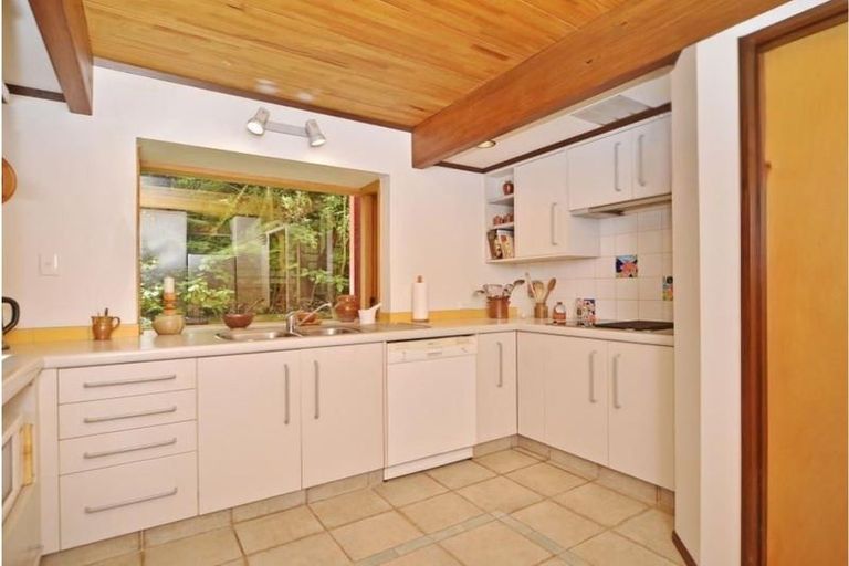 Photo of property in 130 Atawhai Road, Fitzherbert, Palmerston North, 4410