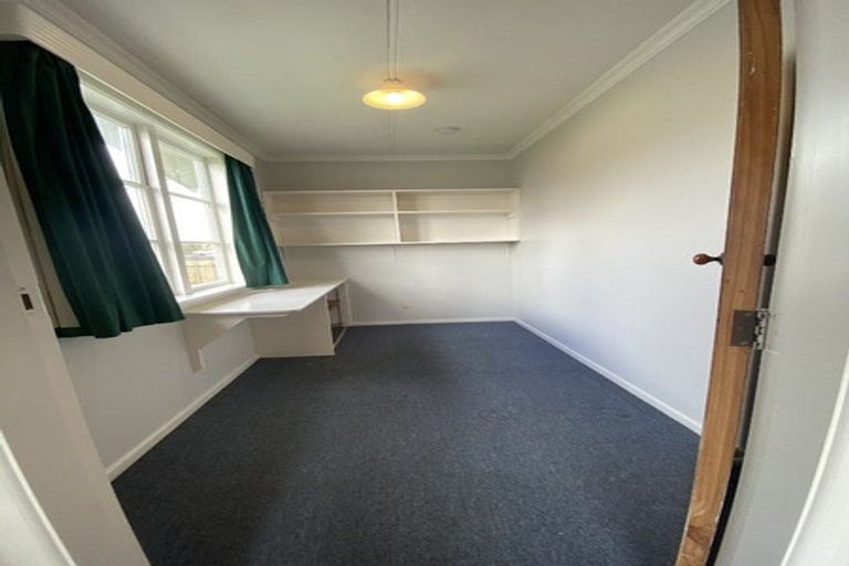 Photo of property in 18 Wavell Crescent, Lansdowne, Masterton, 5810