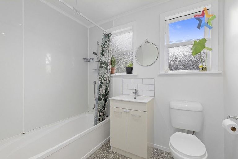 Photo of property in 25 Fleet Street, Naenae, Lower Hutt, 5011