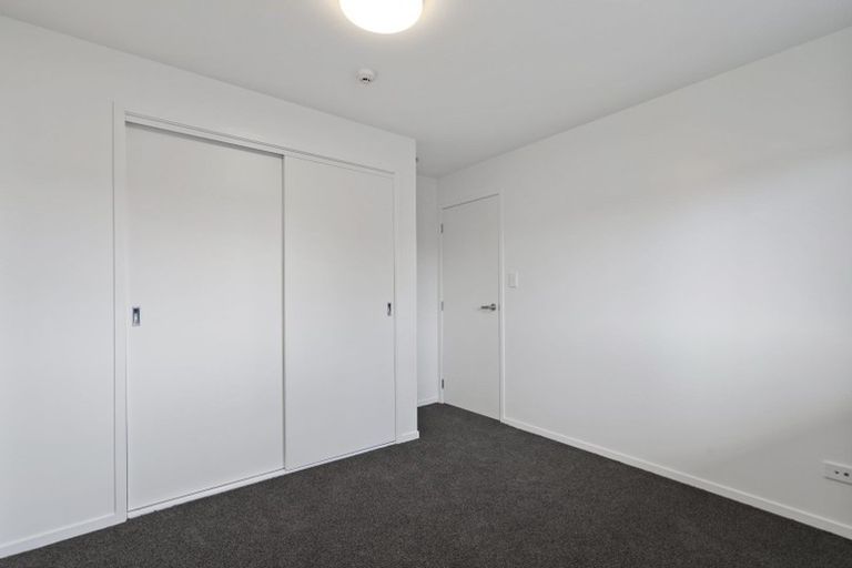 Photo of property in 3d/4045 Great North Road, Glen Eden, Auckland, 0602