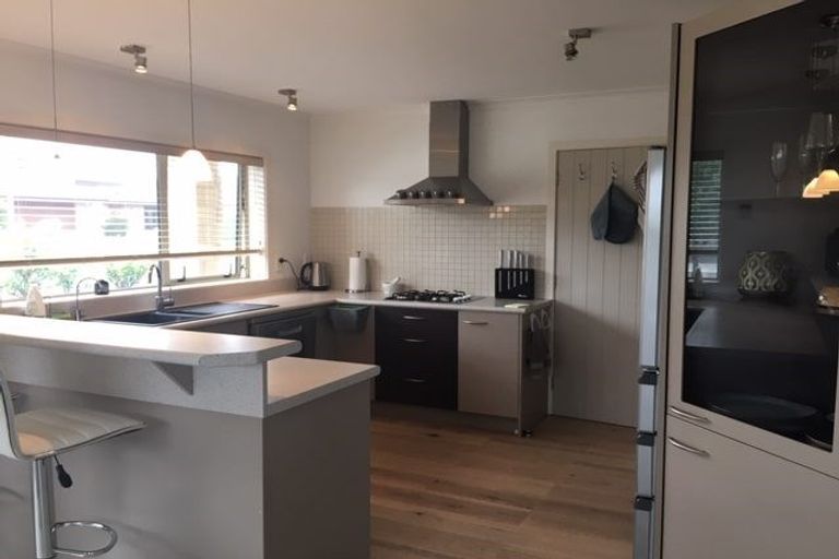 Photo of property in 12 Consort Close, Paraparaumu Beach, Paraparaumu, 5032