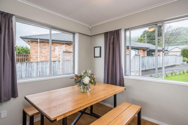 Photo of property in 26a Seddon Street, Waikanae, 5036