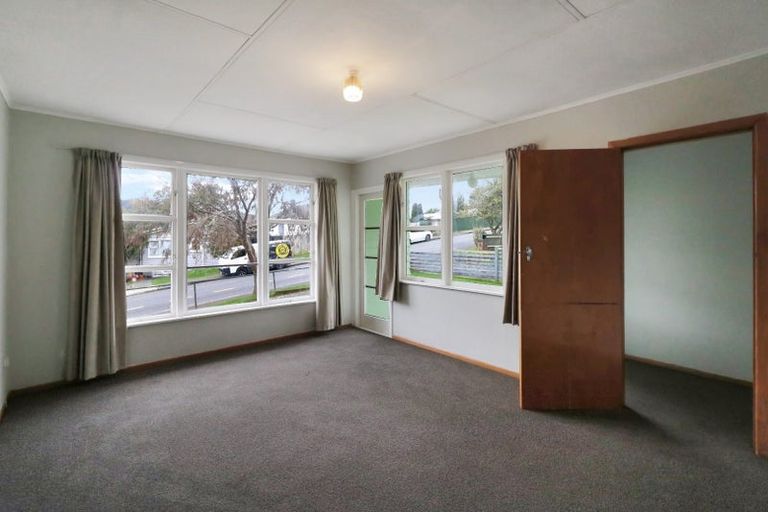 Photo of property in 17 Parenga Street, Wainuiomata, Lower Hutt, 5014