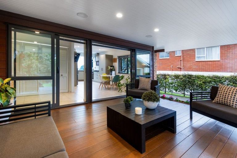 Photo of property in 10 Kowhai Road, Campbells Bay, Auckland, 0630