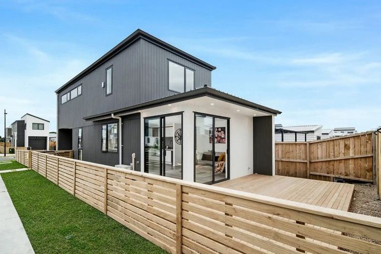 Photo of property in 24 Clayden Shuttleworth Street, Papakura, 2110