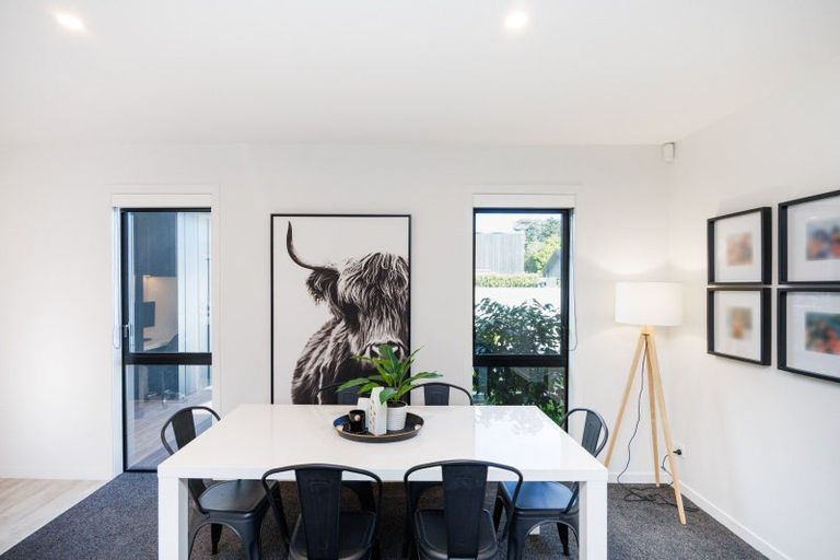 Photo of property in 58 Kanuka Drive, Hokowhitu, Palmerston North, 4410