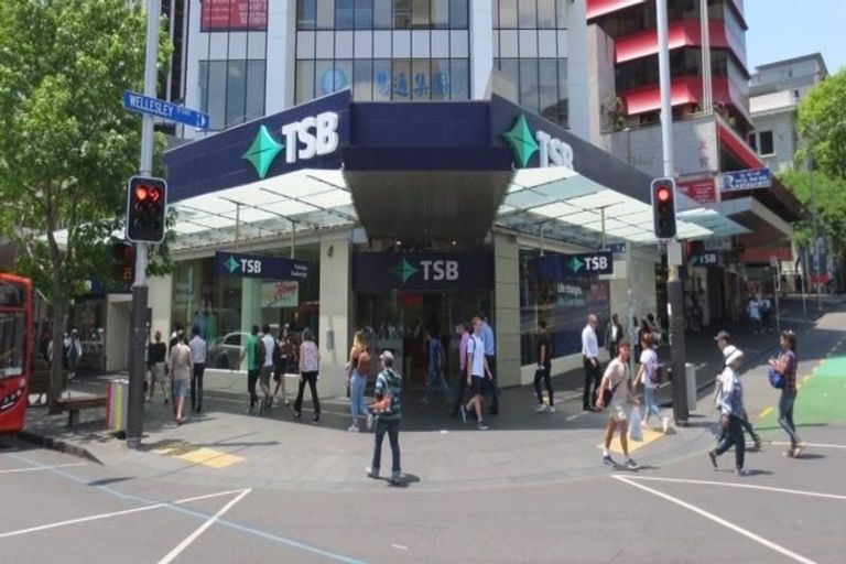 Photo of property in 290 Queen Street, Pukekohe, 2120