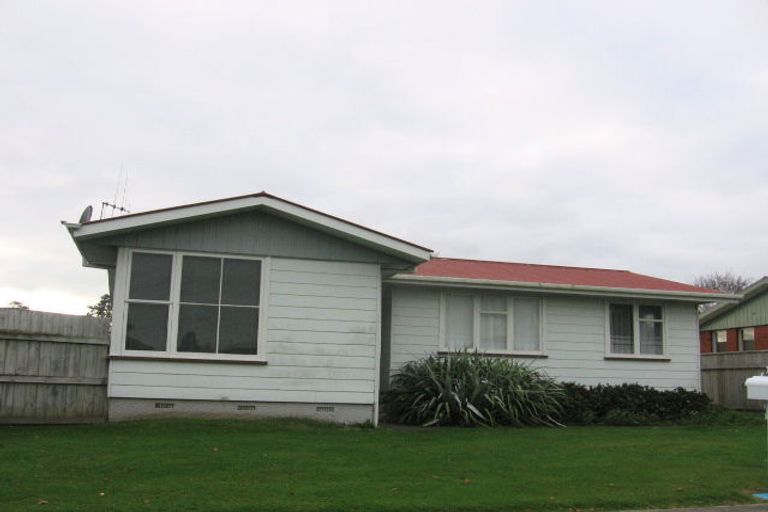 Photo of property in 37 Monowai Place, Westbrook, Palmerston North, 4412