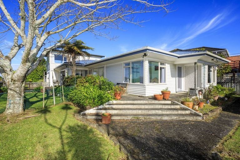 Photo of property in 10 Gull Lane, Mairangi Bay, Auckland, 0630