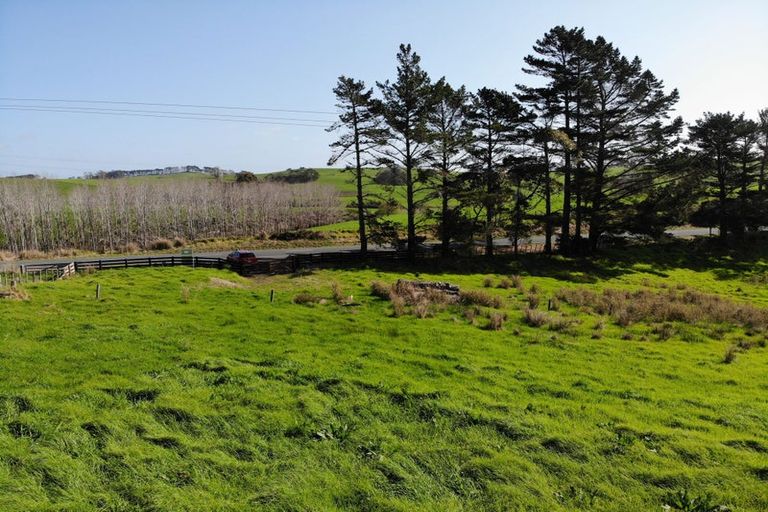 Photo of property in 3060 Kaipara Coast Highway, Glorit, 0984