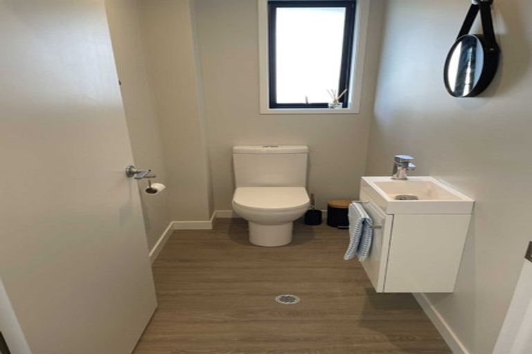 Photo of property in 31 Discovery Place, Marfell, New Plymouth, 4310